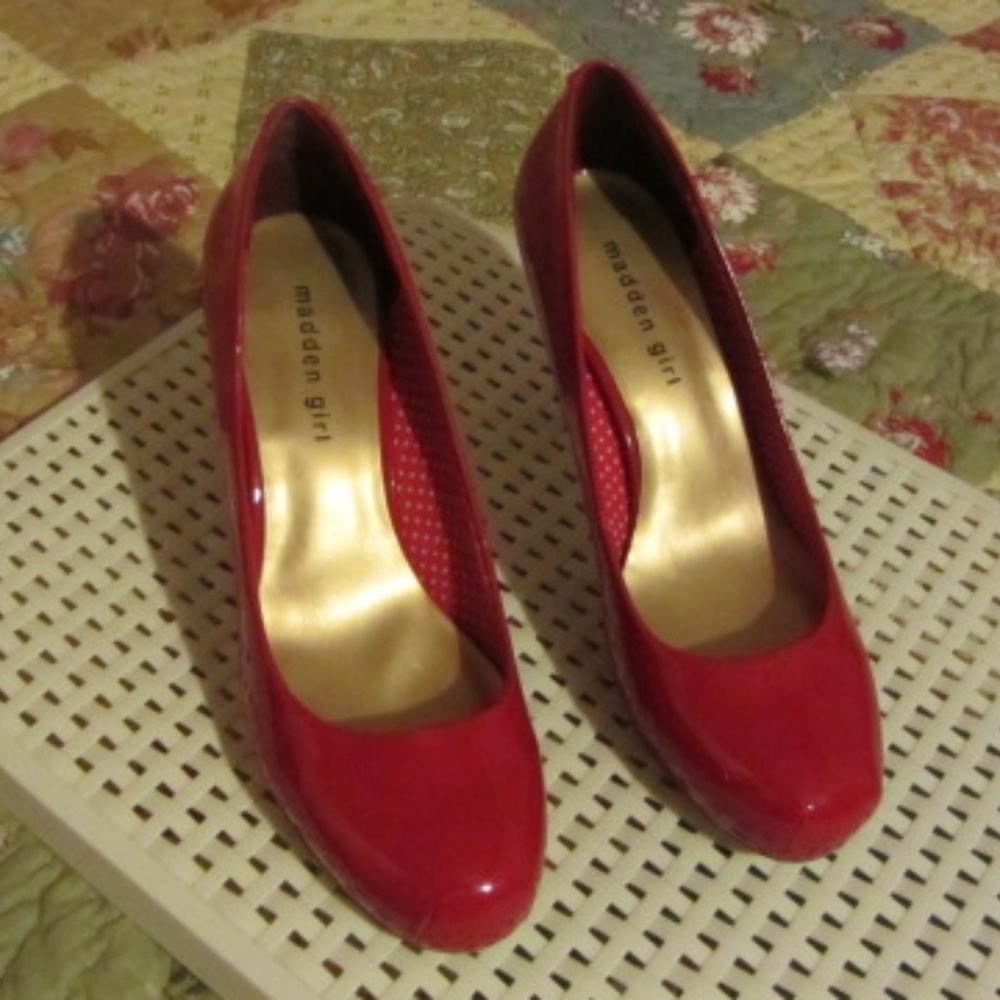 Madden Girl Red Patent Heels, new, size 9 1/2